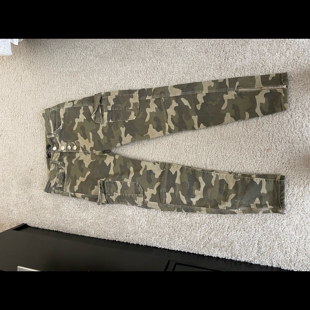 Bershka Camo Cargo Pants, Size 6 US